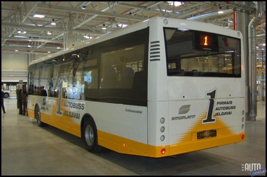 Pirmais „Ambasador” autobuss Jelgavas pilsētai.
