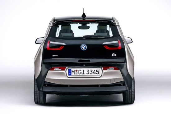 Skaitļos tas izpaužas sekojoši: 0-60 km/h – 3,7 sekundes, 0-100 km/h – 7,2 sekundes, maksimālais ātrums – 150 km/h (elektroniski ierobežots).