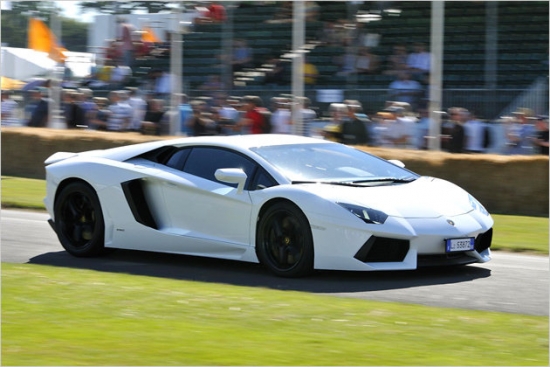 Lamborghini bija pārstāvēts ar 700 ZS Aventador