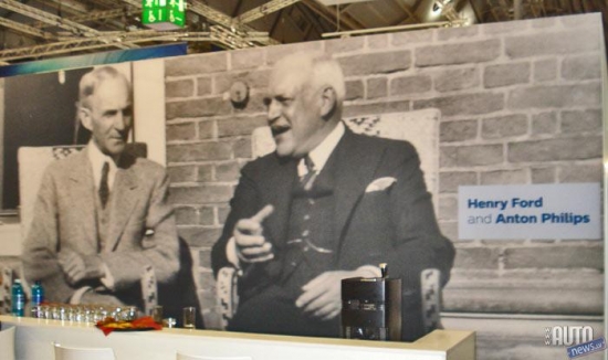 Henrijs Fords un Antons Filips. Philips stends.