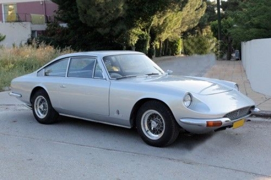 1968.gada Ferrari 365 GT 2+2. Tikai 800 produkcijas eksemplāru, 2006.gadā pilnībā restaurēts. Cena – vismaz 80 000 eiro.