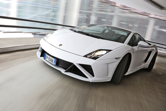 Pēdējais Gallardo. Eksemplārs Nr`14 022 kļuva par pēdējo Lamborghini Gallardo, kas pēc 10 gadu garās modeļa pastāvēšanas tika samontēts uz Santa Agates rūpnīcas ražošanas līnijas. 