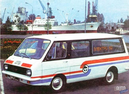Elektromobilis RAF-2210.