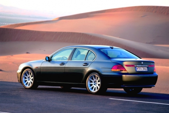 10.vieta - 2002.gada BMW 7-Series. 