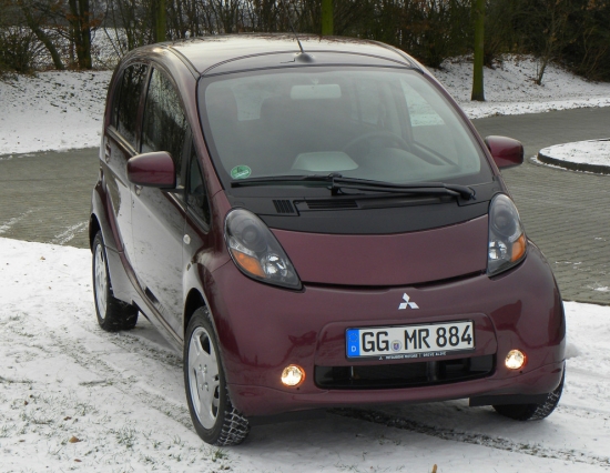Mitsubishi i-MiEV, akumulators -16 k/h, ražotāja uzrādītā distance - 150 km, ziemas tests  - 61,3 km