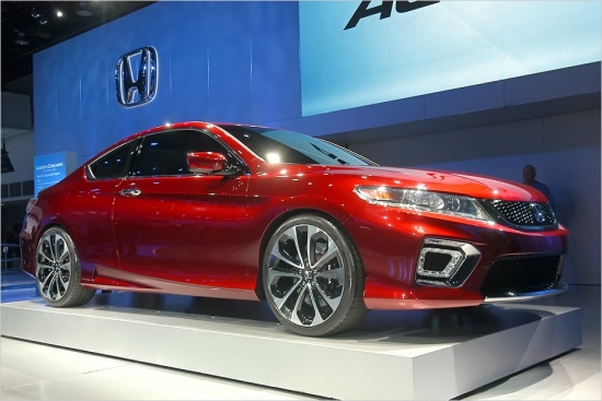 Honda Accord Concept. Tikai ASV tirgum. Arī šis ir pirmssērijas modelis, bet sērijveida Accord Savienoto Valstu tirgū ieradīsies 2012.gada rudenī kupejas un sedana izpildījumā, pie tam pēdējais būs pieejams arī kā Plug-In hibrīds.