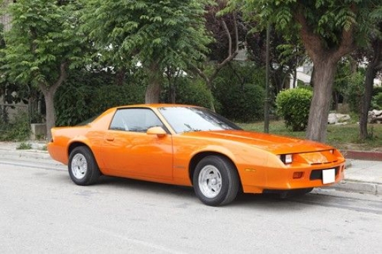 1984.gada Chevrolet Camaro – 2008.gadā pilnībā atjaunots ar oriģinālajām rezerves daļām no ASV. Cena – 7 000 – 10 000 eiro.