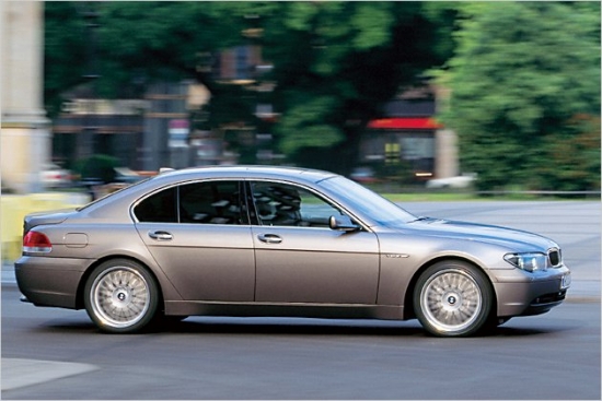 10.BMW 735i (2001-2008) – 7.0