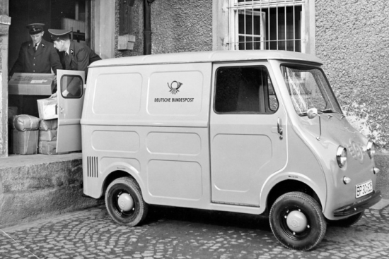 2,9 m garajam Goggomobil TL 300 (1959), ko pasts gatavoja kopā ar Hans Gals GmbH, bija 15 ZS ar gaisu dzesējams divcilindru- divtaktu dzinējs un 300 kg kravnesība.