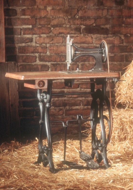 Opel pirmā, ar rokām gatavotā šujmašīna, 1862.gads