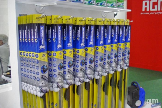 Michelin jaunums- logu slotiņas.