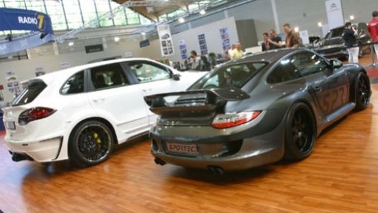 Vēl viens sacīkšu monstrs uz 911 bāzes – 858 ZS jaudīgajam SPR1, 300 km/h sasniegšanai pietiek ar 18 sekundēm.