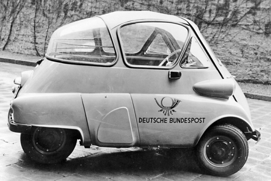 Toties BMW Isetta (1956) savu nišu atrada – Bundespost to izmantoja īpašiem gadījumiem, piemēram, steidzamu telegrammu nogādāšanai.