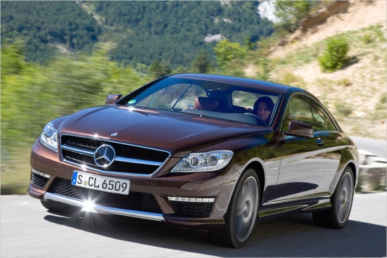 Mercedes CL 65 AMG
V12-Biturbo- benzīna motors
5.980 ccm
630 ZS
Piecpakāpju automātiskā kārba
Aizmugurējo riteņu piedziņa
Vidējais degvielas patēriņš: 14,3 litri/100 km
Paātrinājums 0-100 km/h: 4,4 sekundes
Maksimālais ātrums: 250 km/h
229.254 eiro