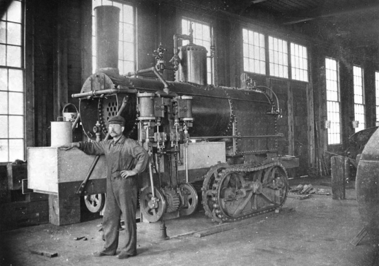 No 1901. līdz 1917.gadam viņa kompānija izlaida 83 tvaika puskāpurķēžu traktorus-vilcējus 