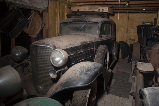 1933 Cadillac Model 370C V-12 Town Coupe_1