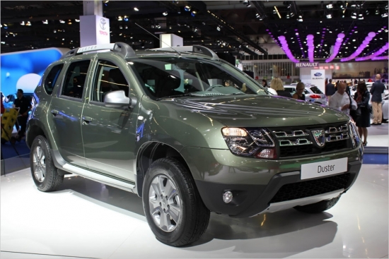 Dacia Duster Facelift
Kādreiz rumāņu krosovers iztika bez ESP un klimata iekārtas, arī gaisa spilveni bija tikai divi. Feislifta rezultātā tas krietni mainījies: jauns radiatora režģis, lukturi un četri gaisa spilveni. ESP tagad jau sērijā, bet motoru klāsts uzlabots ar Tce 125 tiešās iesmidzināšanas benzīnnieku. Duster ir jauns instrumentu panelis, bet par papildu maksu var pasūtīt navigāciju un 7 collu informācijas displeju. Cena tāpat kā agrāk sākas no 10 490 eiro.