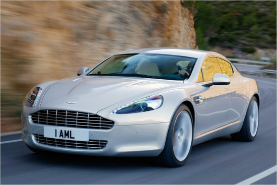 Aston Martin Rapide
V12- benzīna motors
5.935 ccm
477 ZS
Sešpakāpju automātiskā kārba
Aizmugurējo riteņu piedziņa
Vidējais degvielas patēriņš: 14,9 litri/100 km
Paātrinājums 0-100 km/h: 5,2 sekundes
Maksimālais ātrums: 296 km/h
189.995 eiro
