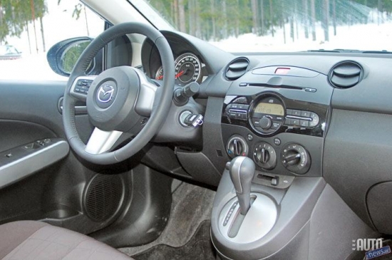"Mazda 2" 