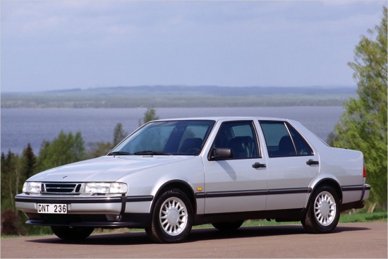 No 1985.gada piedāvājumu papildināja modelis 9000 (attēlā – atjauninātais modelis 1992.gads)