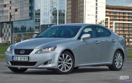 Lexus is250