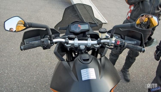 "KTM 990 SM T"Foto: Kaspars Bergmanis, "AutoInfo" 