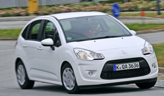 Citroën C3 HDi 90 99g FAP (92 ZS) • Testa patēriņš: 4,7 l/100 km (3,8 l pēc ražotāja datiem). Der HDi 90 šobrīd vairs nav piedāvājumā, tā vietā e-HDi 90 Airdream, kas pēc ražotāja apgalvojuma tērē 3,6 l/100 km. Cena: no 17.850 eiro.