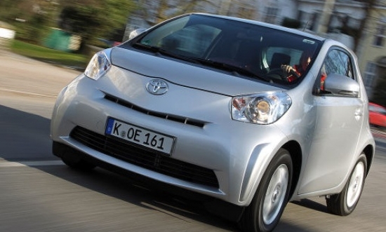 Toyota iQ 1.0 (68 ZS) • Testa patēriņš: 5,4 l/100 km (4,4 l pēc ražotāja datiem). Cena: no 12.050 eiro.