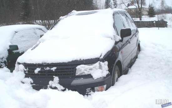 Lai apietu apkārt automašīnai nācās brist pa kupenām grimstot sniegā līdz ceļiem. Tas nekas salīdzinot ar to, ko nacās ieraudzīt paceļot motora pārsegu...
