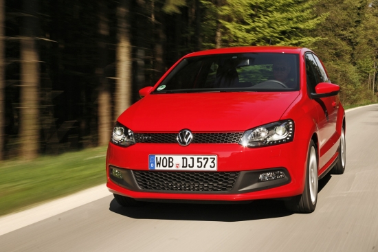 3.vieta (3): VW Polo - 76.507 reģistrācijas, mīnus 15,7 procenti.