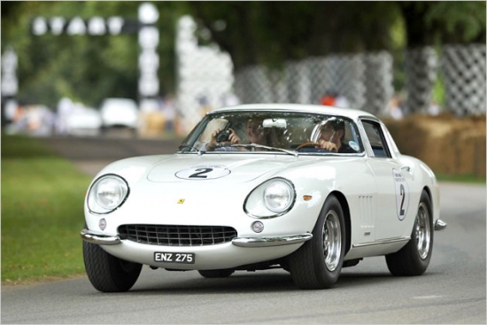 Ferrari 275 GTB/4 300 ZS motors ļauj sasniegt vairāk nekā 250 km/h