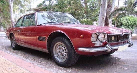 Maserati Mexico. Ar 4,2 litru V8 motoru komplektētais Mexico savulaik izlaists 485 eksemplāros. Konkrētais eksemplārs šobrīd atrodas pie sava trešā īpašnieka.