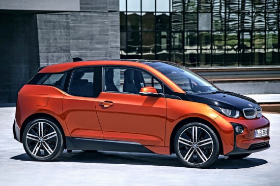 BMW i3 ir 3999 mm garš, 1775 mm plats un 1578 mm augsts. Riteņu bāze 2570 mm.
