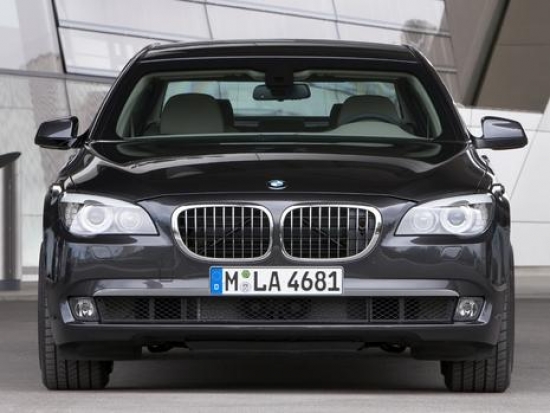 BMW 740i Automatic: 187 km 