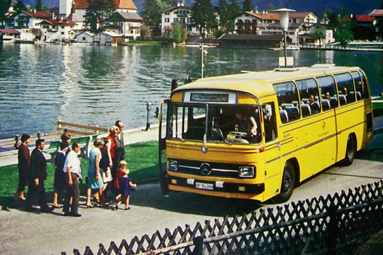 Mercedes-Benz O 302 (1965-1975, 126-240 ZS) pārsvarā tika izmantots Vācijas dienvidu reģionos, kamēr ziemeļi bija Büssing un MAN pārziņā.