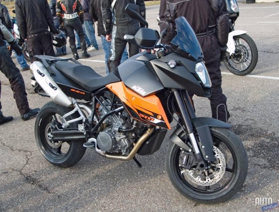 "KTM 990 SM T"Foto: Kaspars Bergmanis, "AutoInfo" 