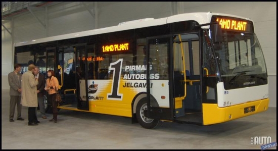 Pirmais „Ambasador” autobuss Jelgavas pilsētai.