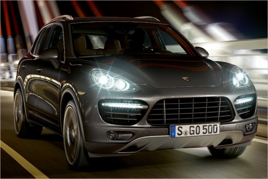 Porsche Cayenne Turbo Tiptronic S
Jauda: 500 ZS
Motors: V8-Turbo benzīns
Darba tilpums: 4.806 ccm 
Griezes moments: 700 Nm 
Maksimālais ātrums: 278 km/h 
Pašmasa: 2,2 tonnas 
Cena: 120 762 eiro
