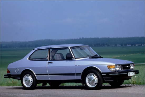 Saab 90, kas apvienoja 99 un 900 elementus, uz konveijera ilgi nenoturējās