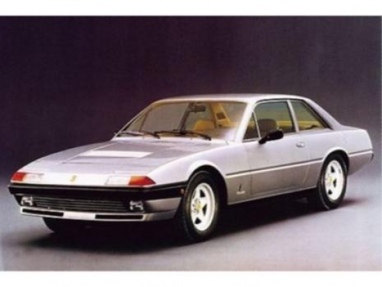 6.Ferrari 400. Vizuāli garlaicīgākais Ferrari nāca pasaulē 1976.gadā. Sportkāra V12 motors attīstīja 340 ZS un 240 km/h. Ferrari 400 bija pirmais Maranello modelis ar automātisko kārbu. Nedomājiet, ka Ferrari faniem tas patika! Šodien lētākais no agrāko laiku Ferrari – nopērkams jau sākot no 20 000 eiro.
