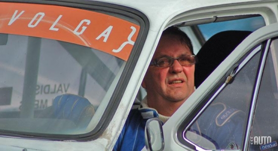 1972.gadā Valdim pirmā uzvara karjerā atnāca tieši „Dzintara Volgas” sacensībās Biķernieku trasē.  „Dzintara Volgā” Valdis izcīnījis uzvaras arī 1976., 1978. un 1986.gadā, bet 1974. un 1983.gadā brāļi Belmeri Biķernieku trasē svinēja dubultuzvaru. 