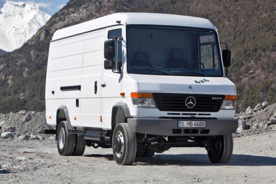 Divreiz īsāks mūžs (17 gadi) bija atvēlēts Mercedes Vario – pārdošanas apjomi pastāvīgi kritās un 2012.gadā tika pārdoti tikai 3000 eksemplāri. Gaidāmos Euro-6 normatīvus šis modelis izpildīt nespētu, tādēļ uz konveijera to paturēt vairs nebija nozīmes.
