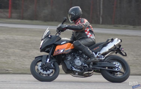 "KTM 990 SM T" Foto: Kaspars Bergmanis, "AutoInfo" 