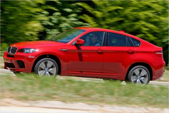 BMW X6 M Sport-Automatic
Jauda: 555 ZS
Motors: V8-Turbo benzīns
Darba tilpums: 4.395 ccm 
Griezes moments: 680 Nm 
Maksimālais ātrums: 250 km/h 
Pašmasa: 2,4 tonnas 
Cena: 109 000 eiro
