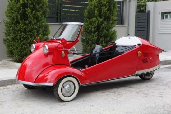 1962.gada Messerschmitt KR200. Grieķijā tas nonācis 1968.gadā un visu laiku piederējis vienam saimniekam. 2012.gadā tas restaurēts, ieguldot 3500 eiro. KR200 cena – 15 000 – 20 000.
