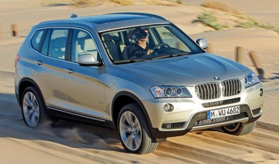 -BMW X3 xDrive 20d – krosovers X3 ir veiksmīgi iekļāvies tirgū un savas pozīcijas atdot negrasās. 20d pietiks ar 67 litriem, kas maksā 89,04 eiro.