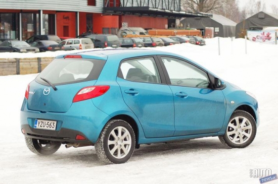 "Mazda 2" 